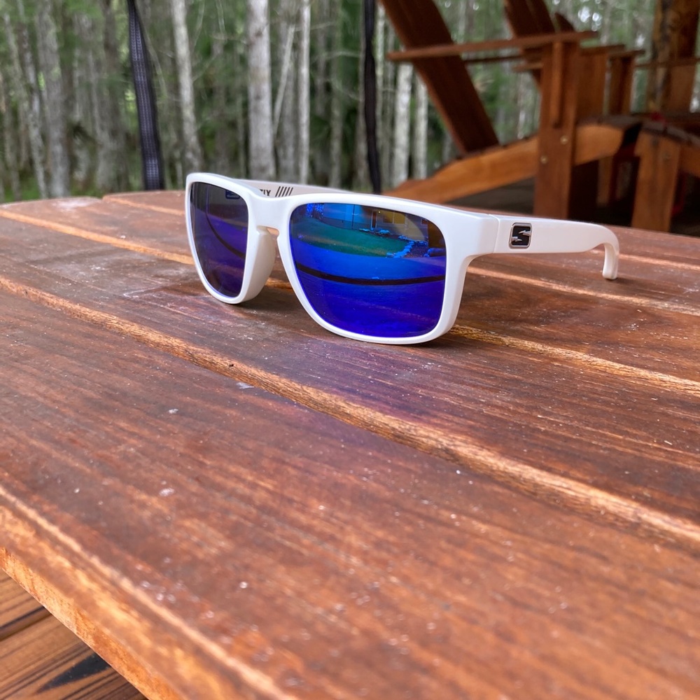 Skeleton Optics Matix Model Sunglasses White/Blue